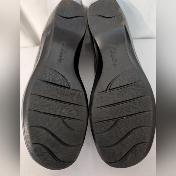 Clarks Bendables Croc Embossed Loafers - Picture 8 of 12